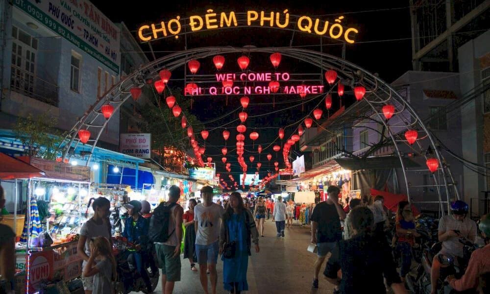 Phu Quoc Night Market - A haven for dining feast and shopping